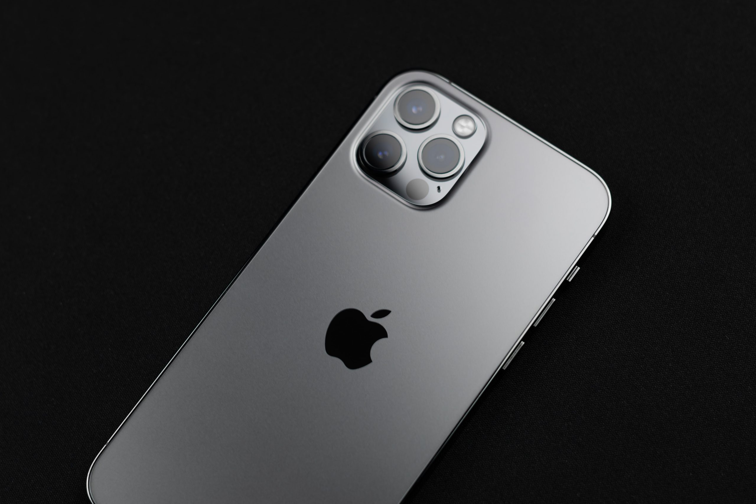 Apple Will Let Businesses Use iPhones to Take Customer Payments